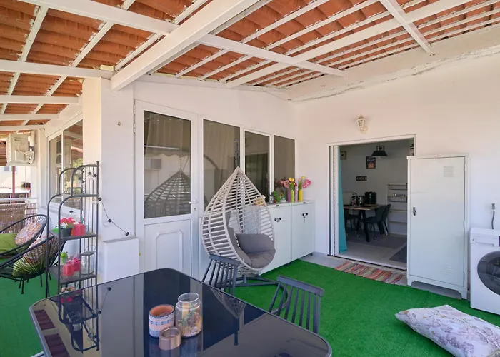 Sea-View Apt Argyroupoli,