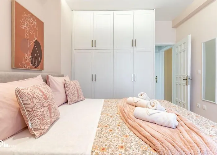 Golden Angel - Elegant Apartment In Egaleo-Athens